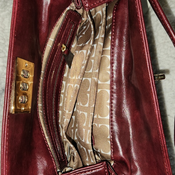 Liz Claiborne Handbag with Lock - Picture 4 of 5